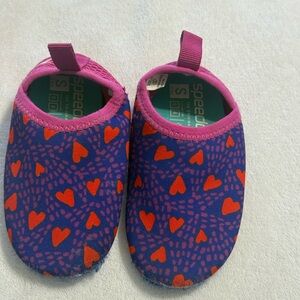 Speedo Kids Water Shoes - purple and pink size 5-6 toddler